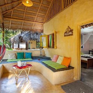 De Silva Wind Resort Kalpitiya - Kitesurfing School Sri Lanka